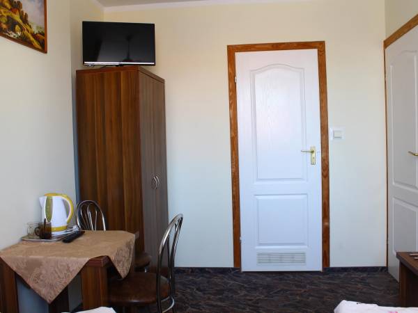 pokój 2 os , okno na ulicę