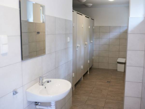 Sanitariaty - pole namiotowe