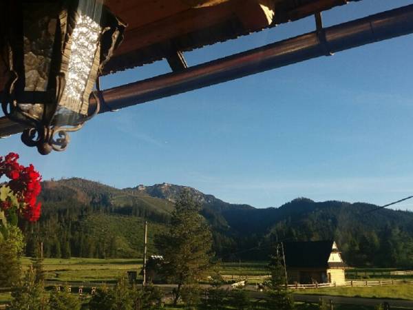 Widok z domu na Tatry zachodnie