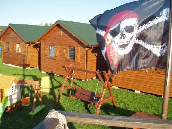 DOMKI NAD MORZEM DZIEDZIC