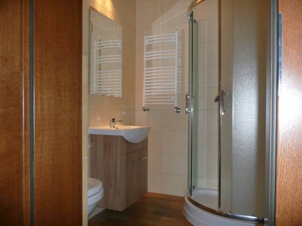 łazienka pokoju 4 os