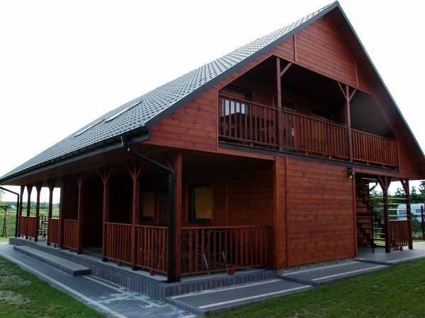 Widok od strony podwórza - mieszkania 1 i 2 na parterze