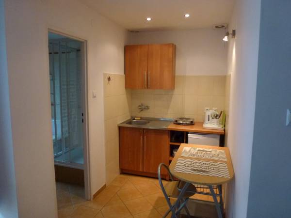 LAGUNA Pokoje Pokój z aneksem kuchennym 1b