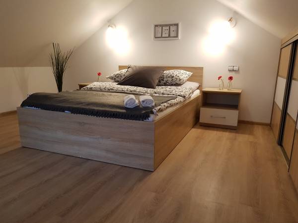 sypalnia 1 - antresola