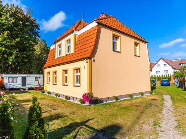 Dom wczasowy oraz domki letniskowe Pustkowo