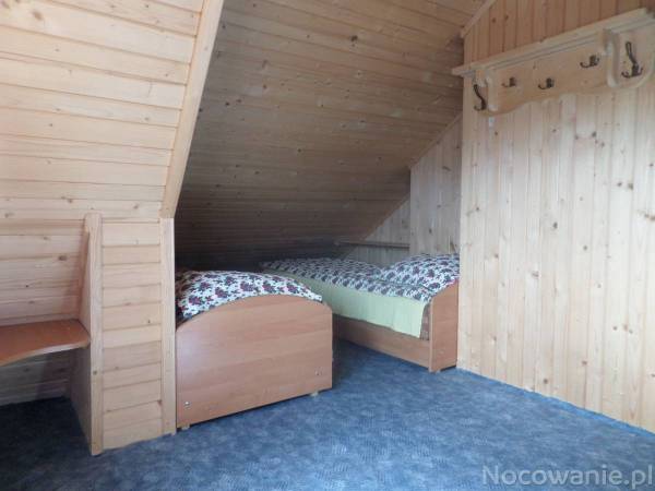 II część pokoju na poddaszu