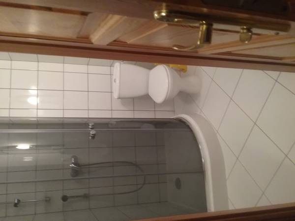 łazienka w pokoju 3 os.