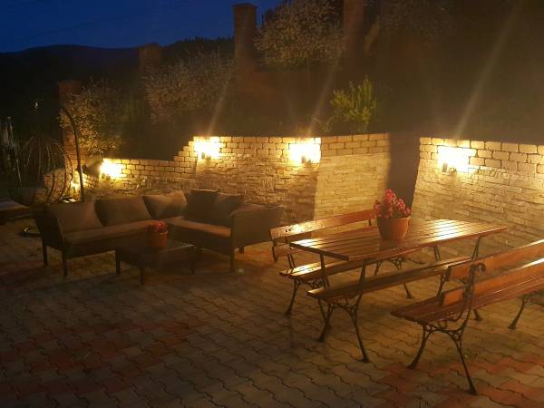 Miejsce na relaks przy wodospadzie