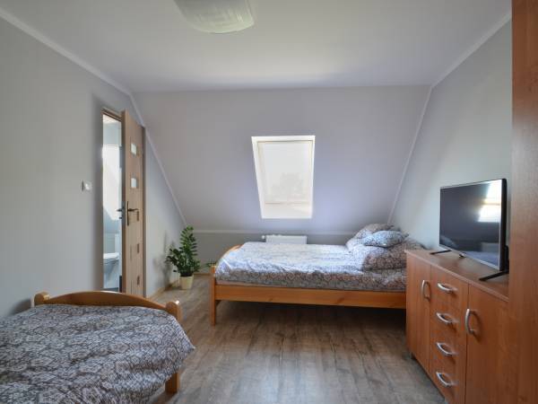 Pokój trzyosobowy z łazienką