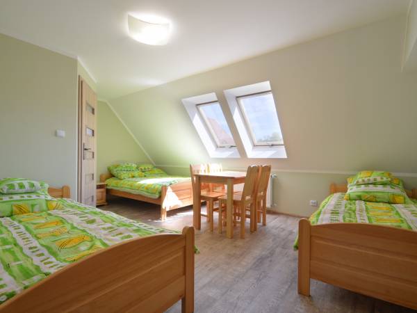 Pokój czteroosobowy z łazienką - zielony