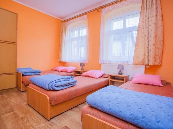 Dom wczasowy oraz domki letniskowe Pustkowo