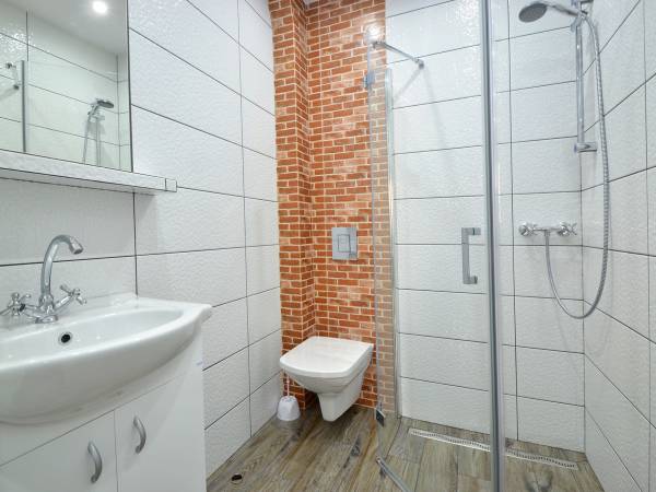 łazienka do pokoju 2os parter