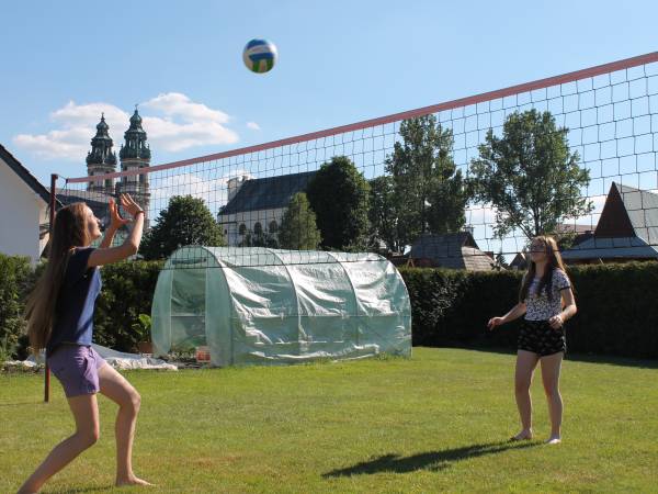 Gra w piłkę siatkową.