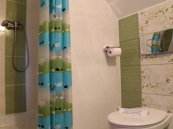 Łazienka przy pokoju nr 2.