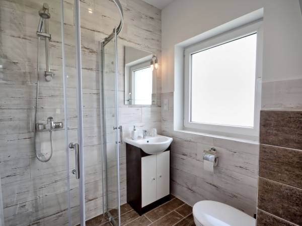 pokój 4 osobowy łazienka