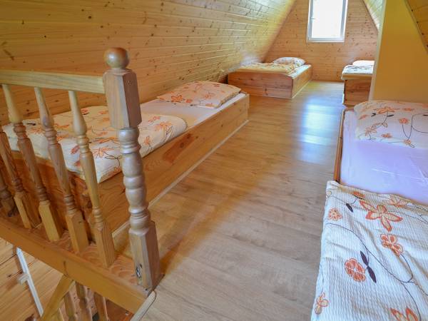 Sypialnia w domku nad rzeczką