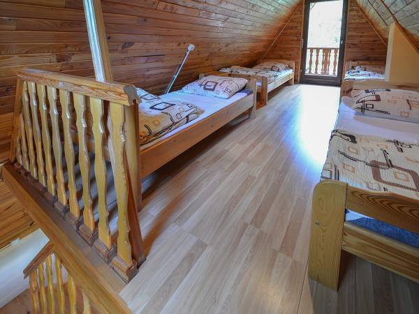 Sypialnia domek z balkonem