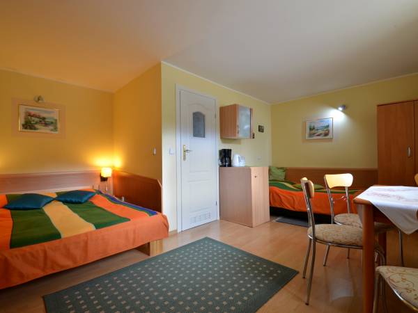 Pokoj 4-os.z tarasem i osobnym wyjsciem