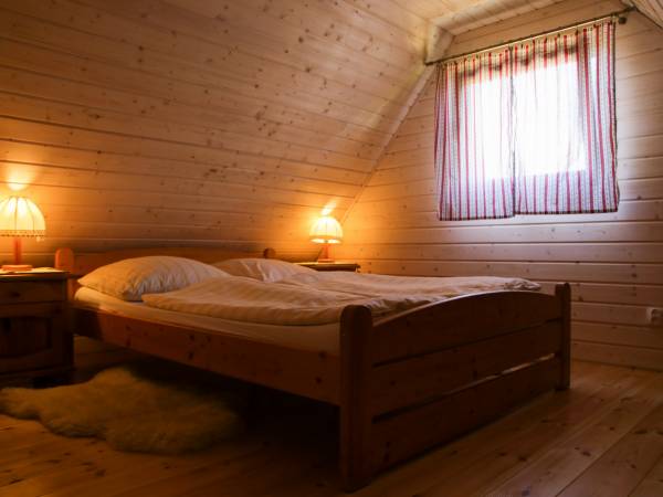 domek przy zagrodzie