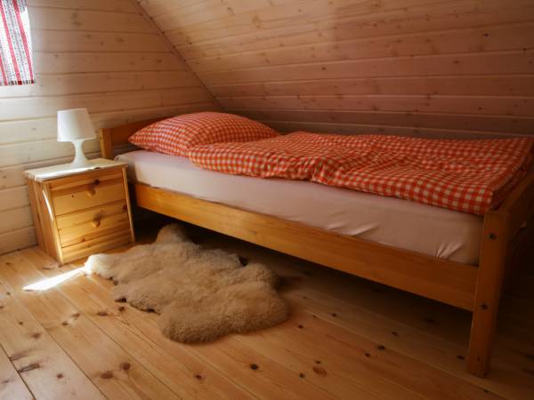 domek przy zagrodzie