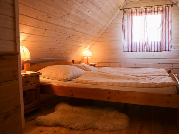 domek przy zagrodzie