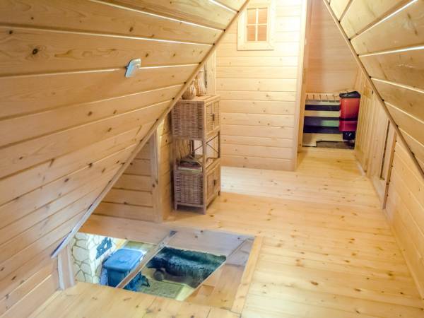 W tle trzy sypialnie i sauna- Suchatka Leśna