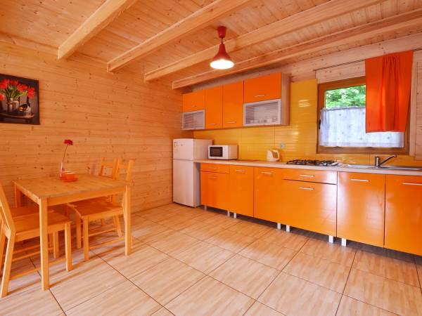 Przestronne domki de lux dla dużej rodziny Domek Pomarańczowy