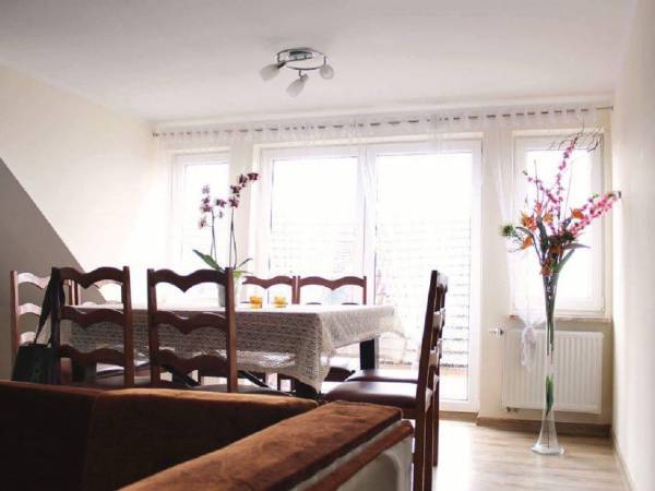 jadalnia w czesci wspolnej