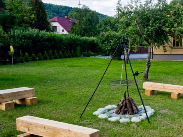 Ogród z miejscem na ognisko