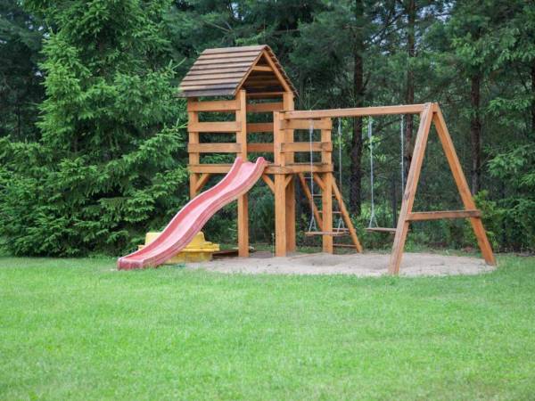 Domy na Pograniczu nad jeziorem