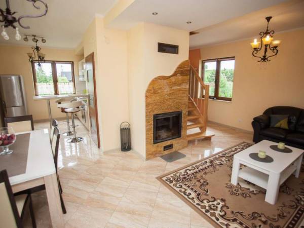 Domy na Pograniczu nad jeziorem