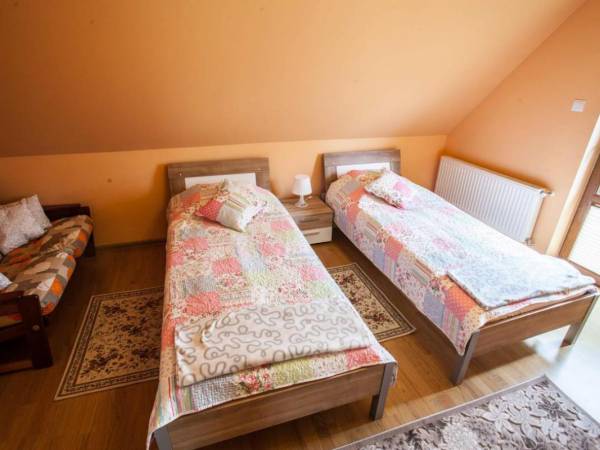 Domy na Pograniczu nad jeziorem