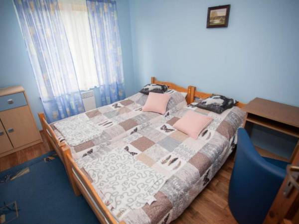 Domy na Pograniczu nad jeziorem