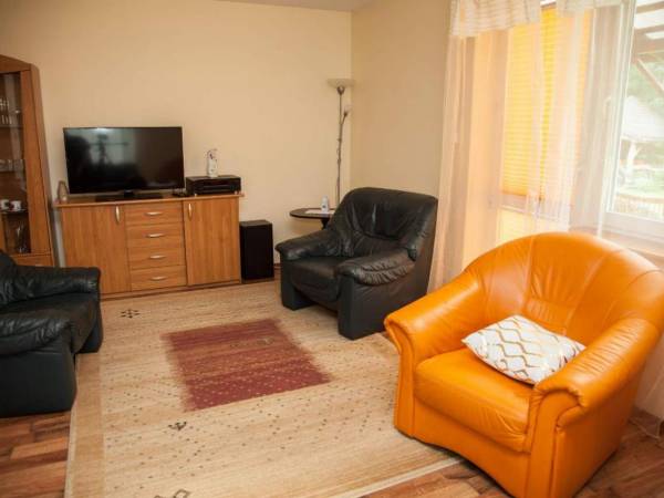 Domy na Pograniczu nad jeziorem