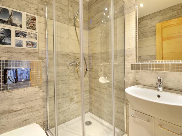 pokój nr 23; 4 lub 5-osobowy