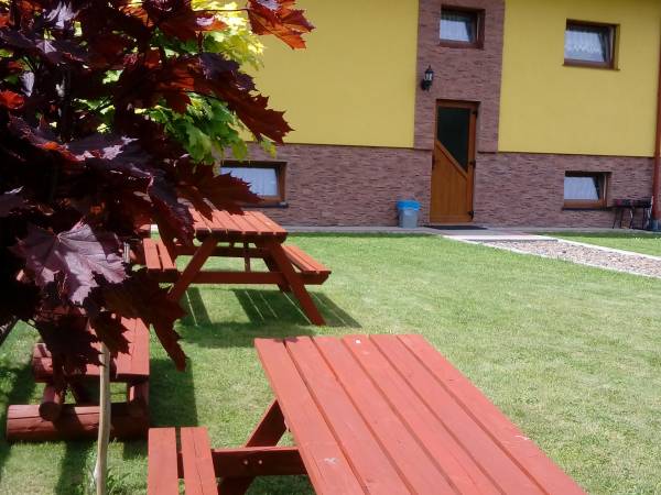 wejście od tyłu domu