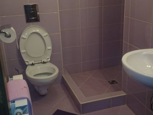 łazienka pokoju dwuosobowego