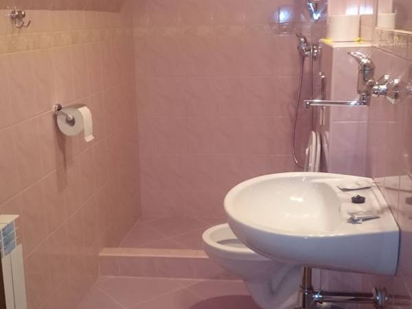 łazienka dwuosobowego