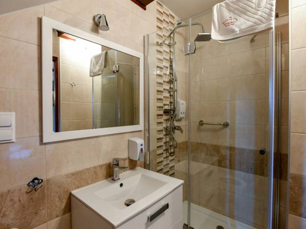 Pensjonat i Restauracja Pod Wietrzną Górą