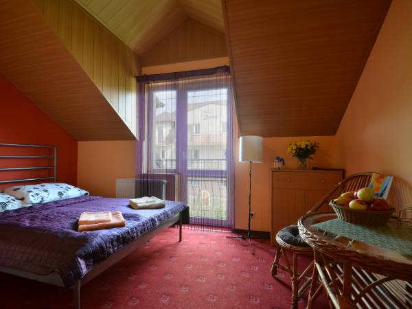 pokój 2os nr 1 z wypustką balkonową