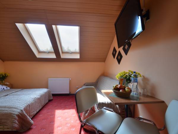 pok 3/4os nr 5 z balkonem z korytarza