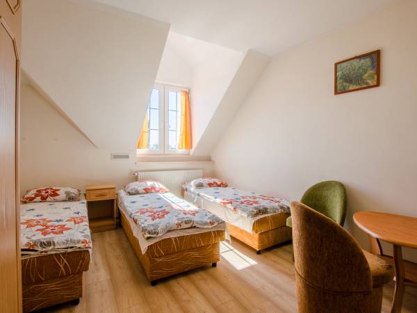 Pokój 3os z widokiem. (7)