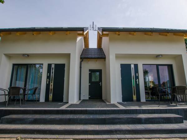 Domki Apartamentowe- widok z zewnątrz
