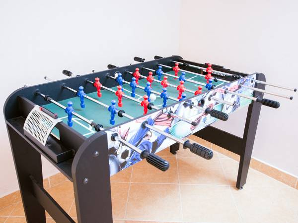 Możliwość pogrania w piłkarzyki.