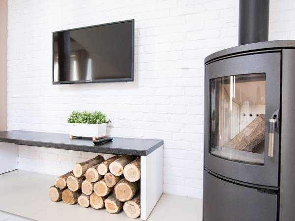 Apartament B - duży, przestronny, dwupokojowy z kominkiem.