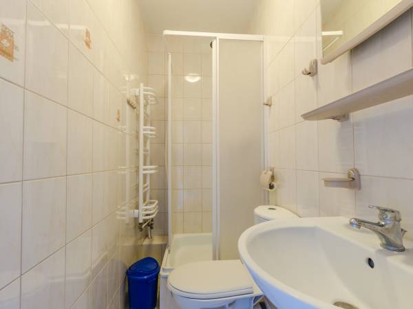 Pokoje z łazienkami Aura