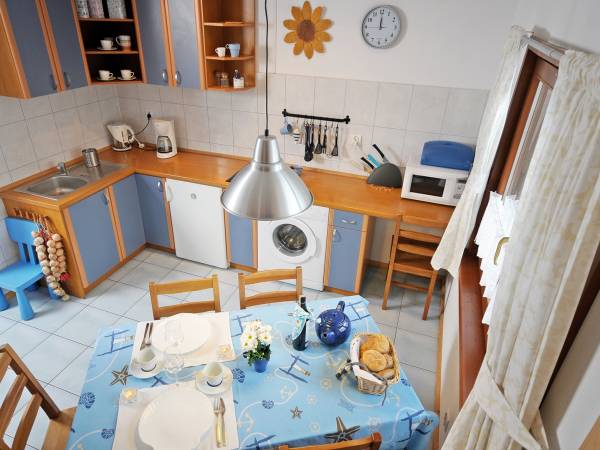 Kuchnia w domku 6 osobowym.