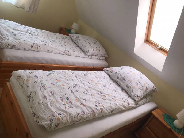 pokoj z dwoma lozkami