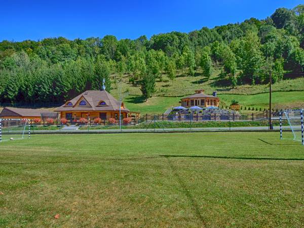 Agrodomki z bali Konradów