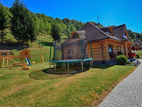 Agrodomki z bali Konradów